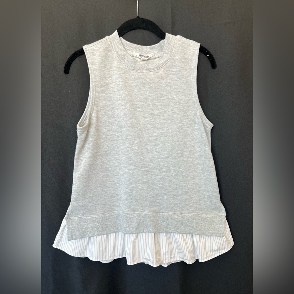 🩶 EUC ALL AT ONCE Gray Sleeveless Sweatshirt w/ Striped Ruffle Hem|Women’s Small